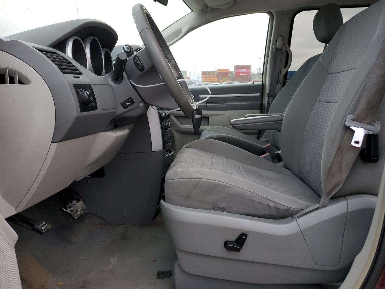 2009 Dodge Caravan - Image 7