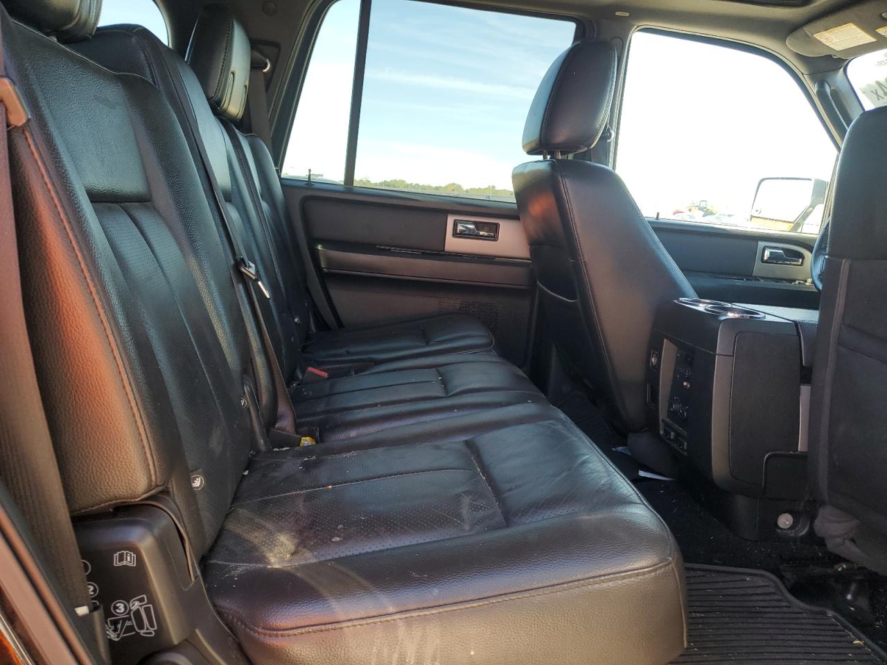 2011 Ford Expedition - Image 11