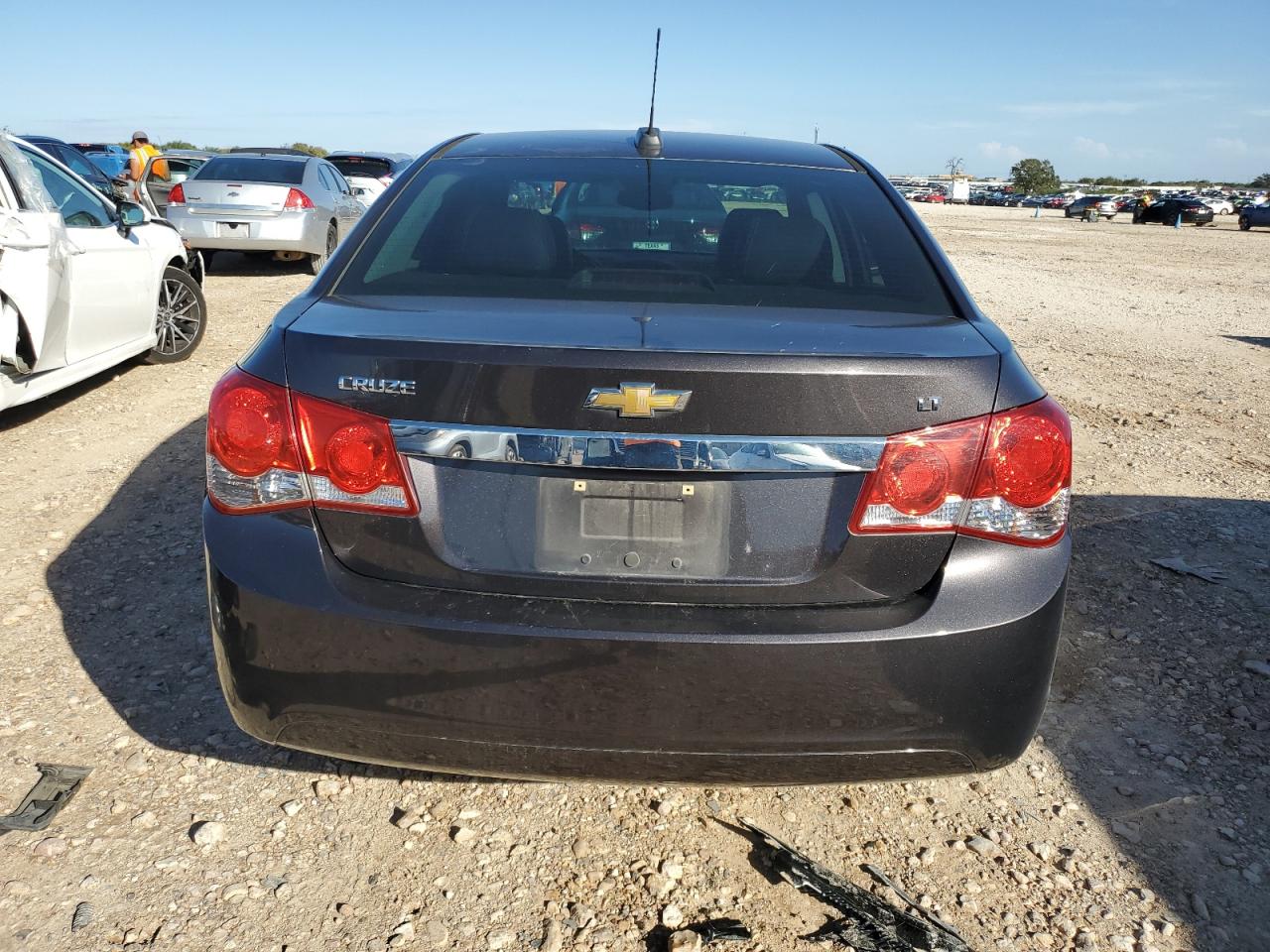 VIN 1G1PE5SB0F7236054 2015 CHEVROLET CRUZE no.6