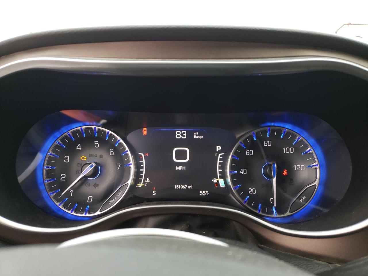 2017 Chrysler Pacifica - Image 9