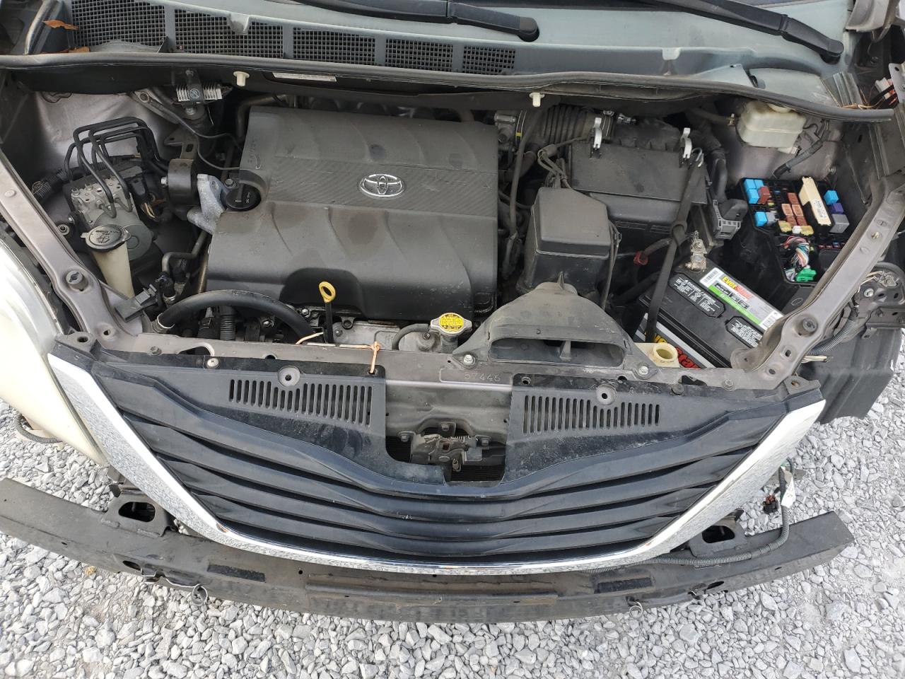 2013 Toyota Sienna - Image 13
