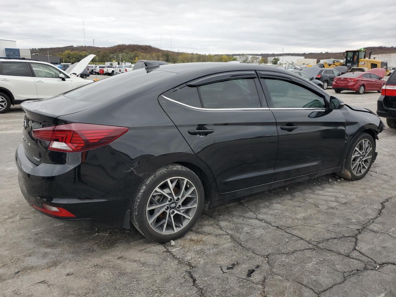 2020 Hyundai Elantra - Image 3