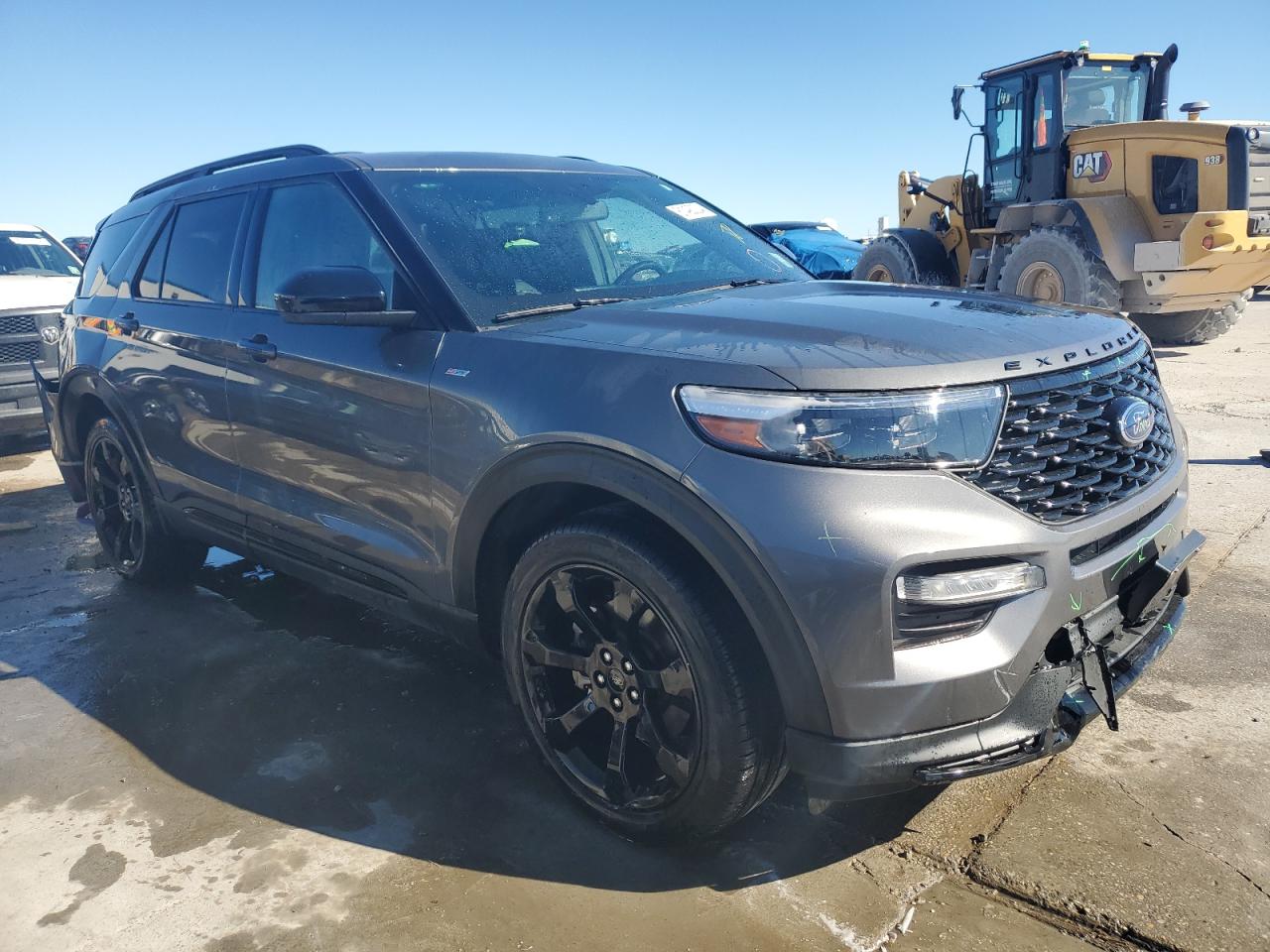 2023 Ford Explorer - Image 4