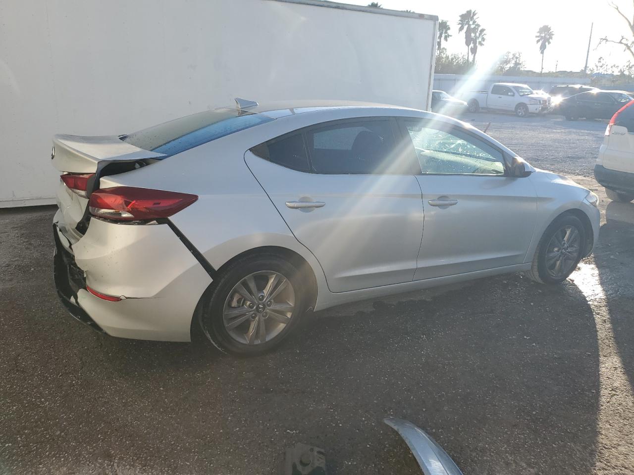 VIN 5NPD84LF6JH245312 2018 HYUNDAI ELANTRA no.3