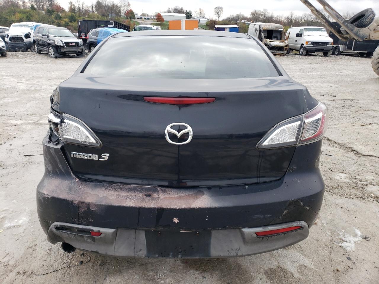 2011 Mazda 3 I VIN: JM1BL1VF4B1357200 Lot: 81357514