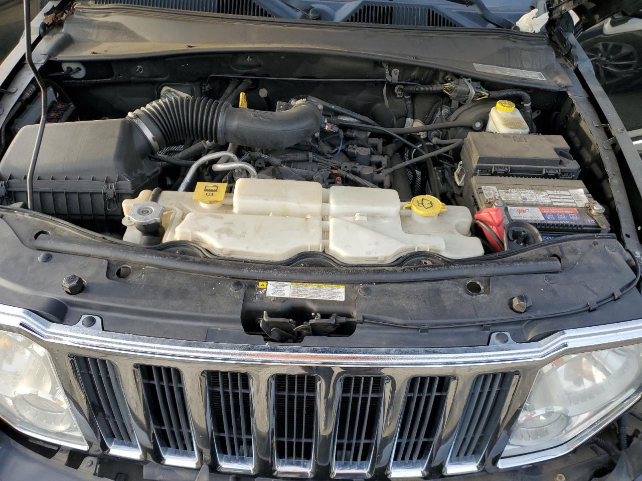 2010 Jeep Liberty (North America) - Image 12