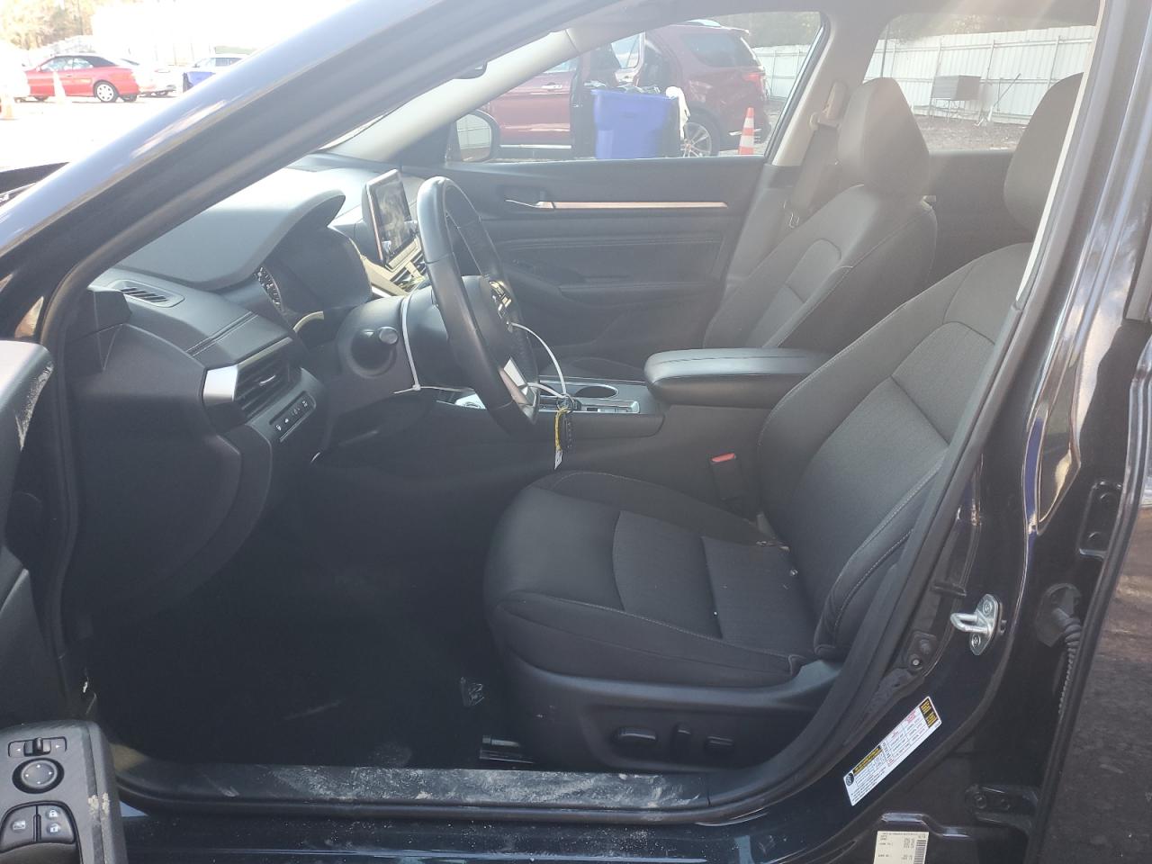 2019 Nissan Altima - Image 7