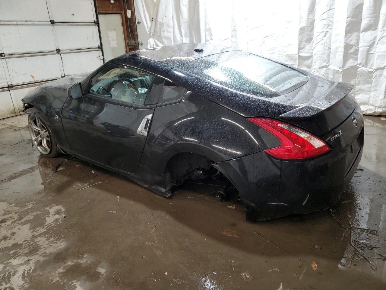 2009 Nissan 370Z - Image 2