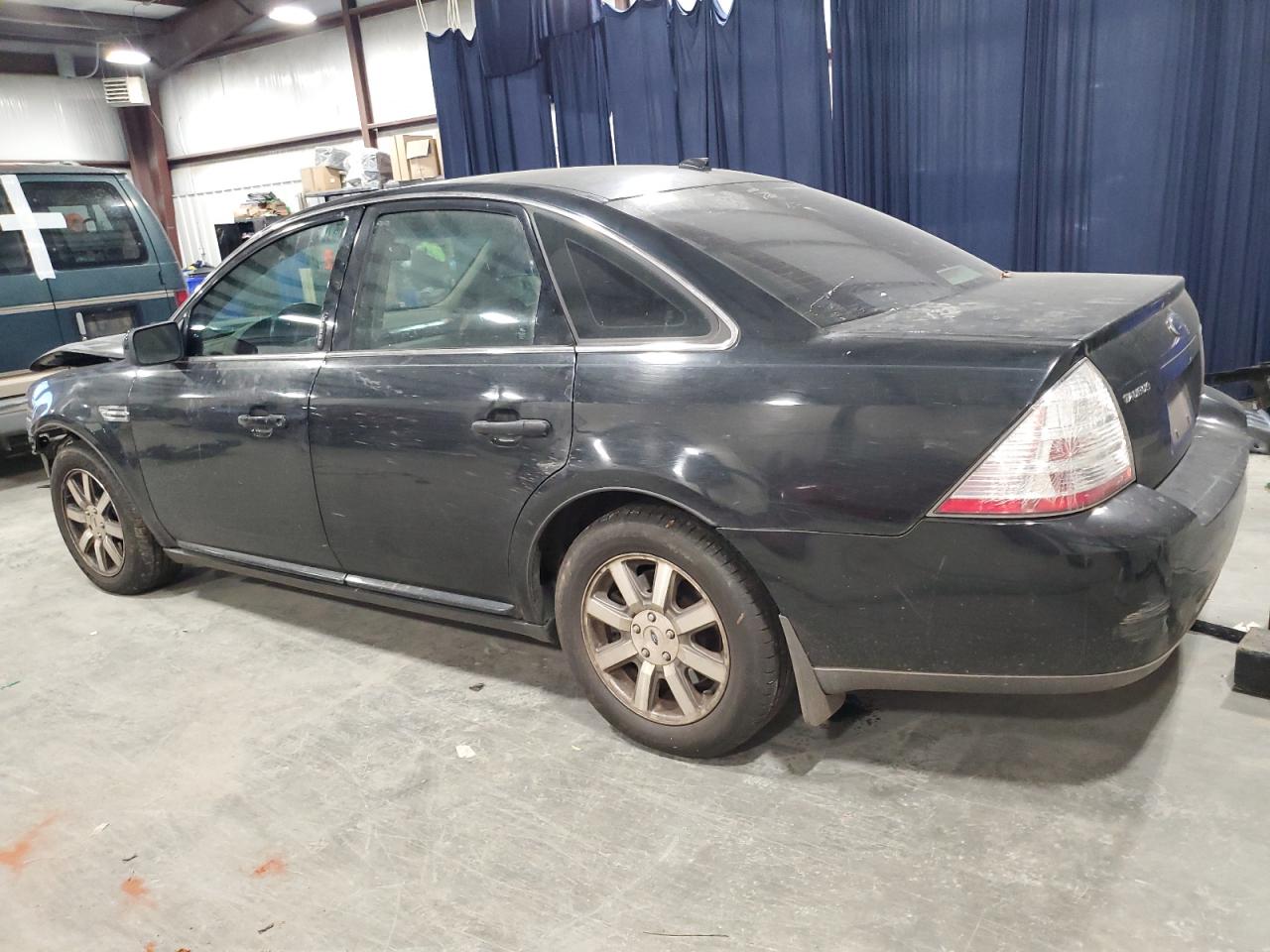 2008 Ford Taurus - Image 2