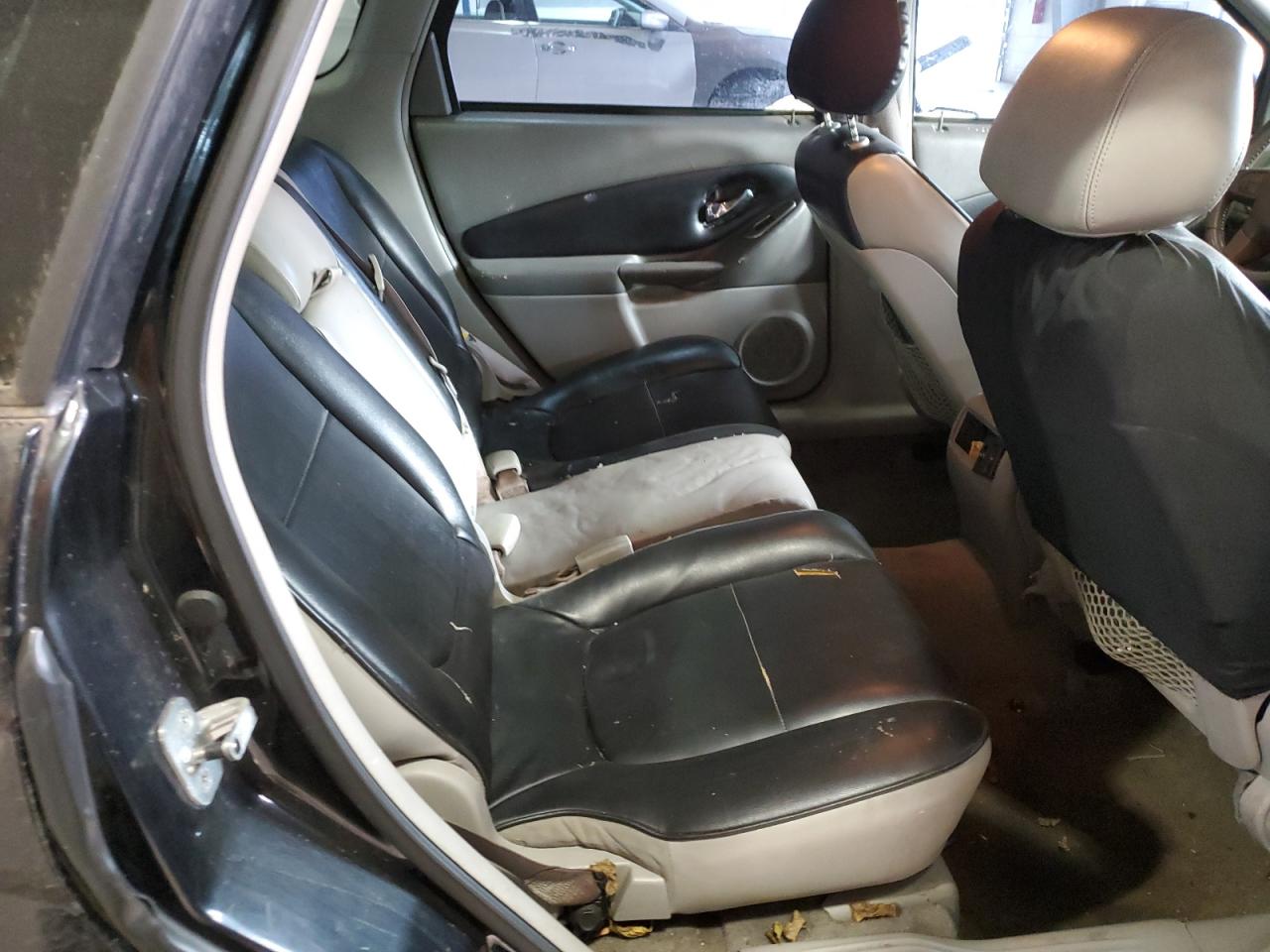 2004 Chevrolet Malibu - Image 10