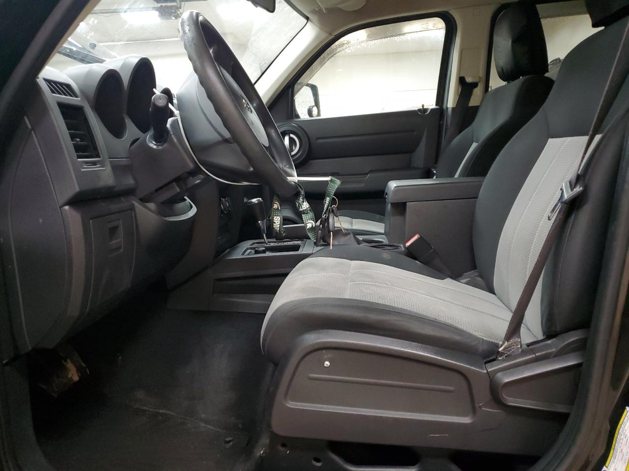 2008 Dodge Nitro - Image 7