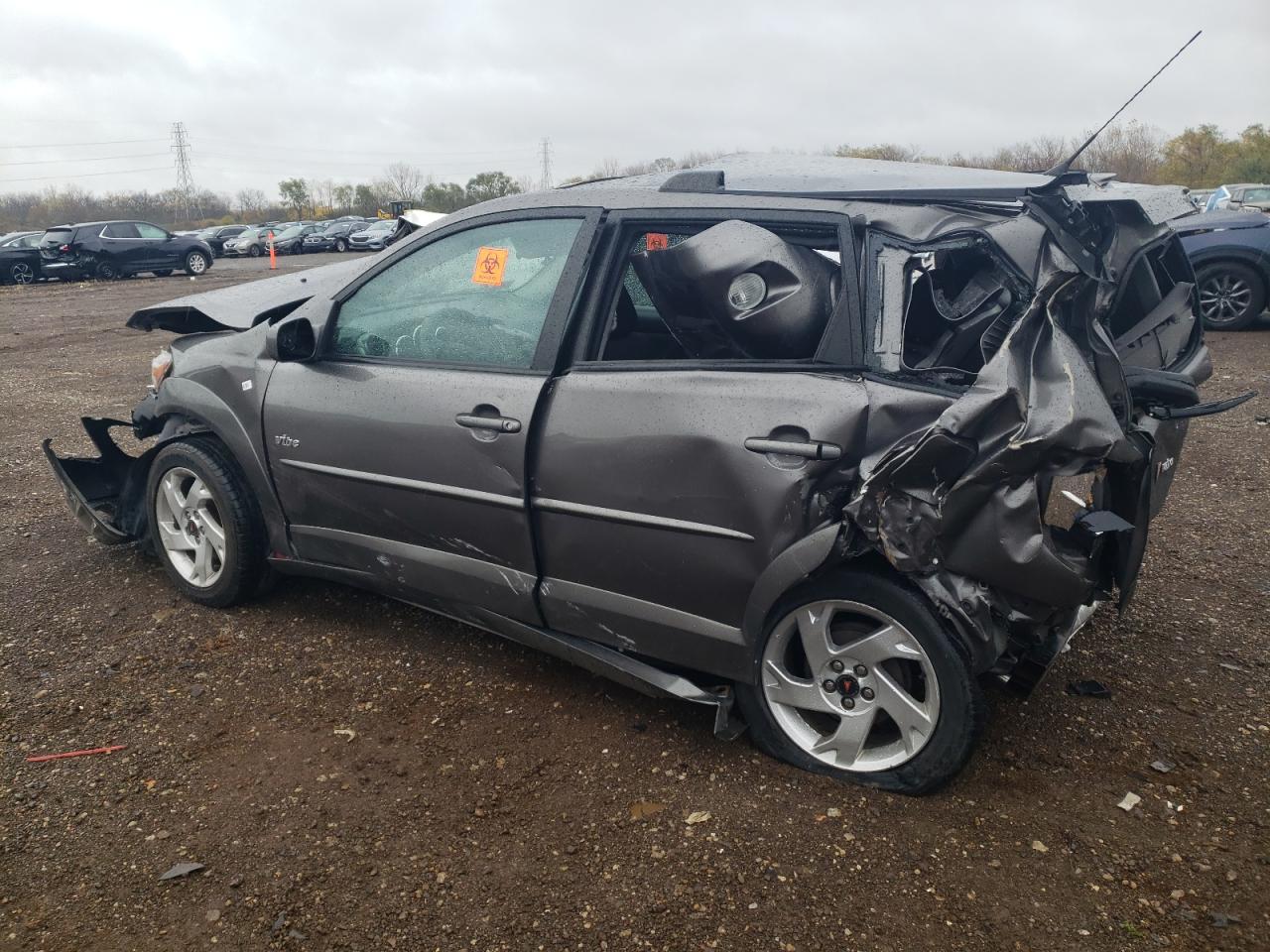 2005 Pontiac Vibe - Image 2