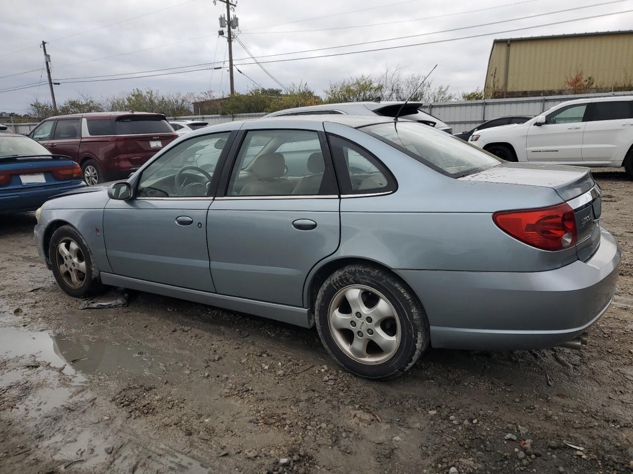 2003 Saturn LW - Image 2