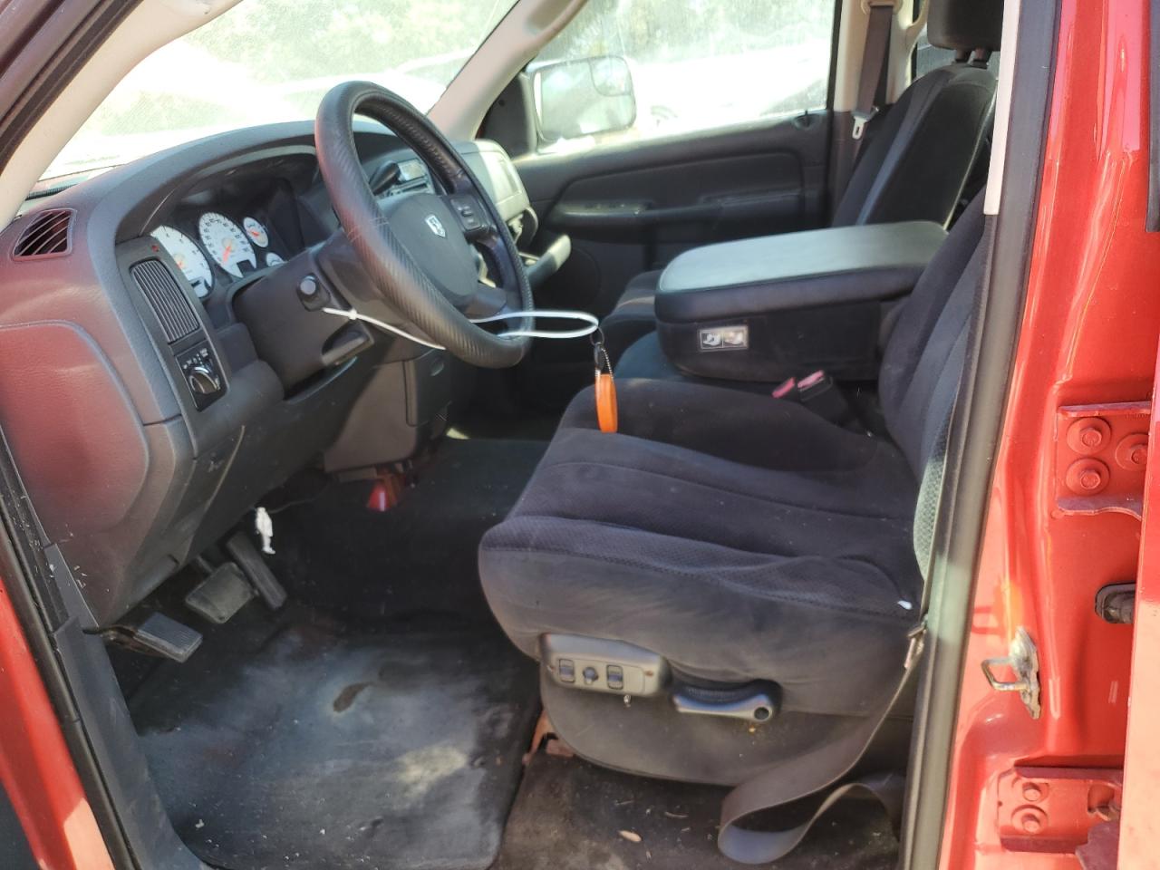 2004 Dodge RAM - Image 7
