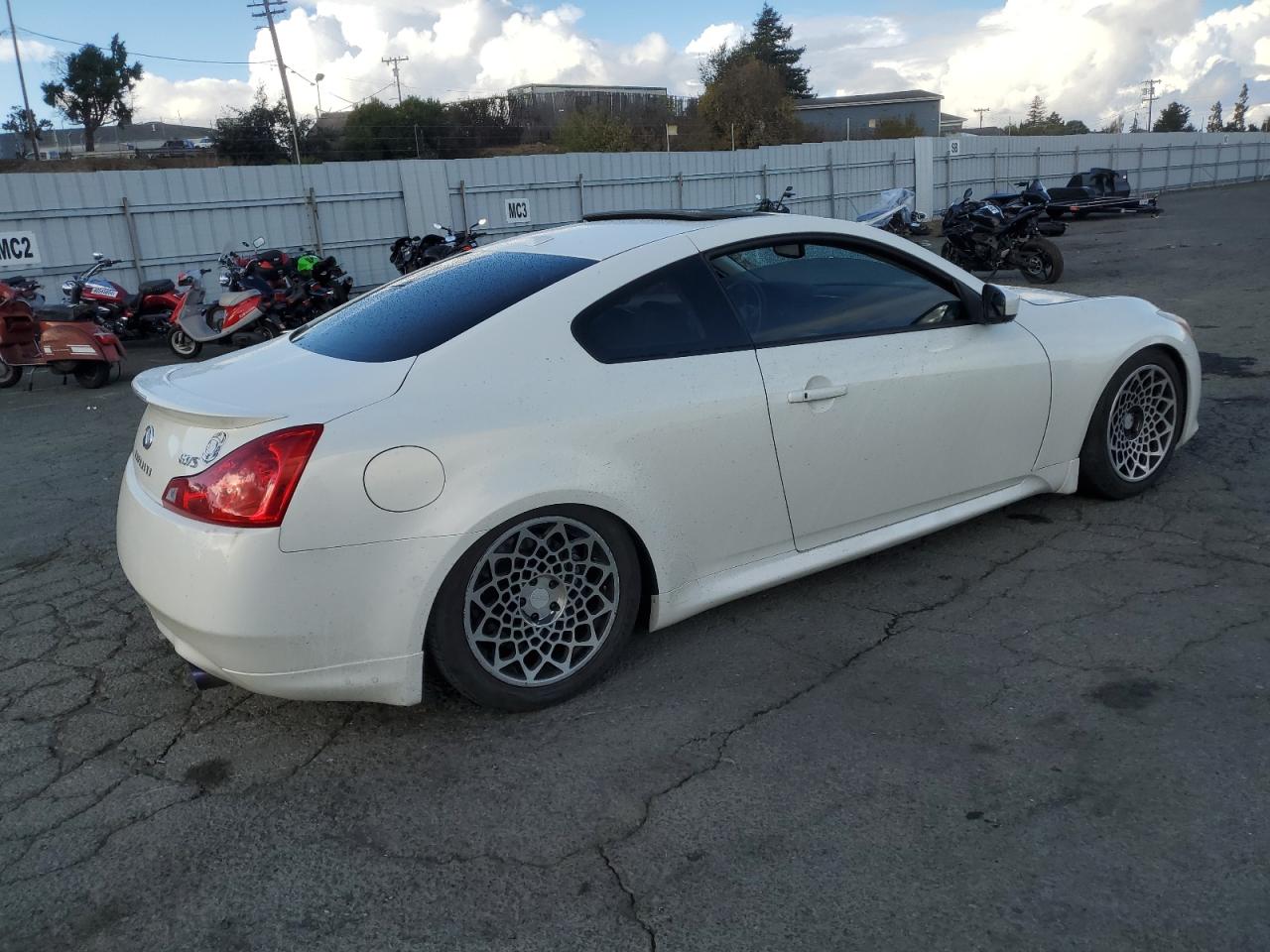 2009 Infiniti G - Image 3