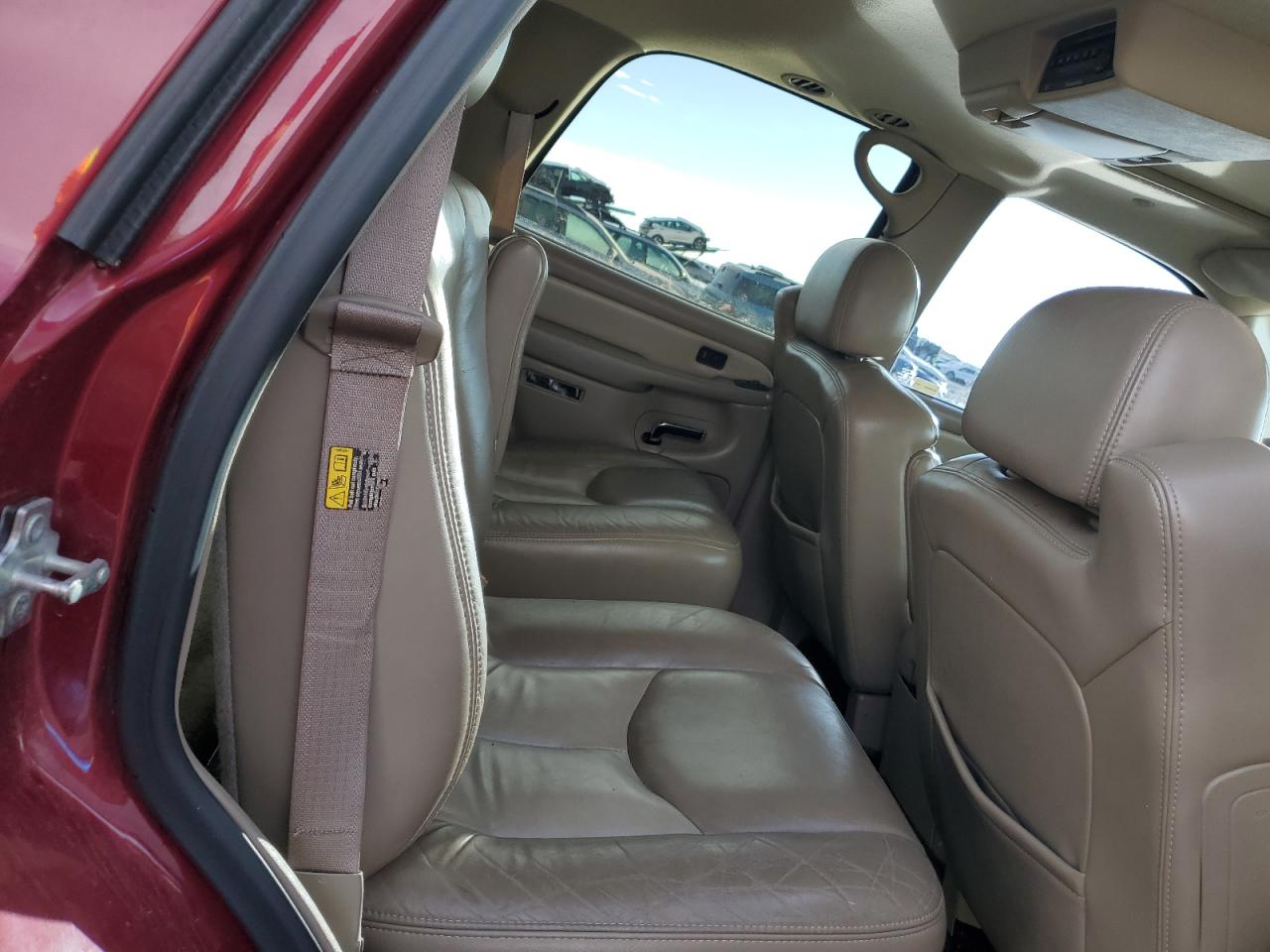 2005 GMC Yukon - Image 11