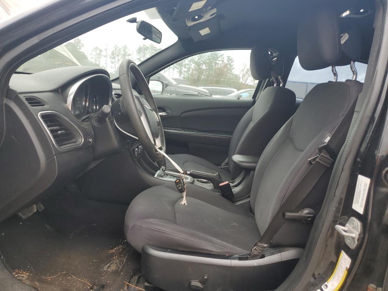 2013 Chrysler 200 - Image 7