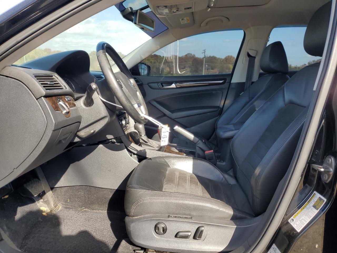 2014 Volkswagen Passat - Image 7