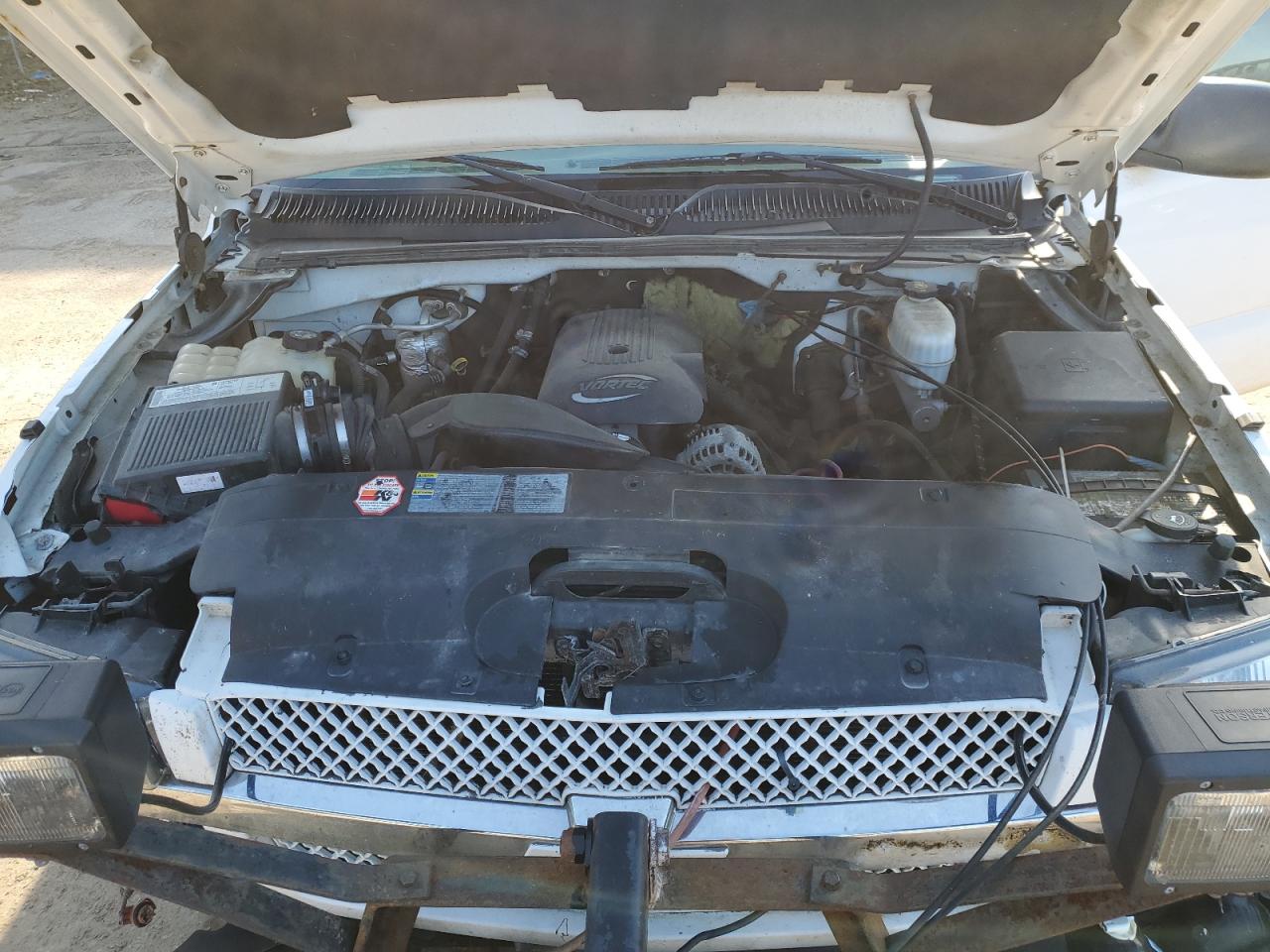 2004 Chevrolet Silverado - Image 13