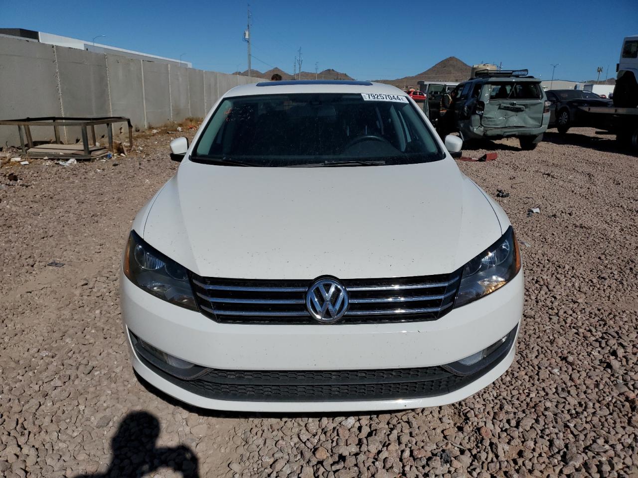 2015 Volkswagen Passat - Image 5