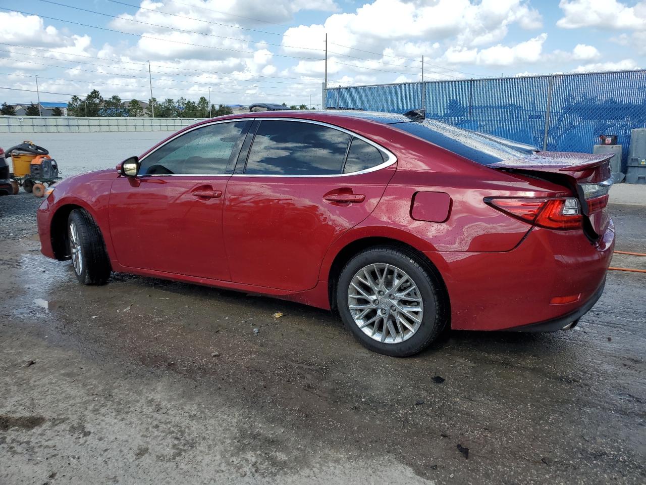 2018 Lexus ES - Image 2