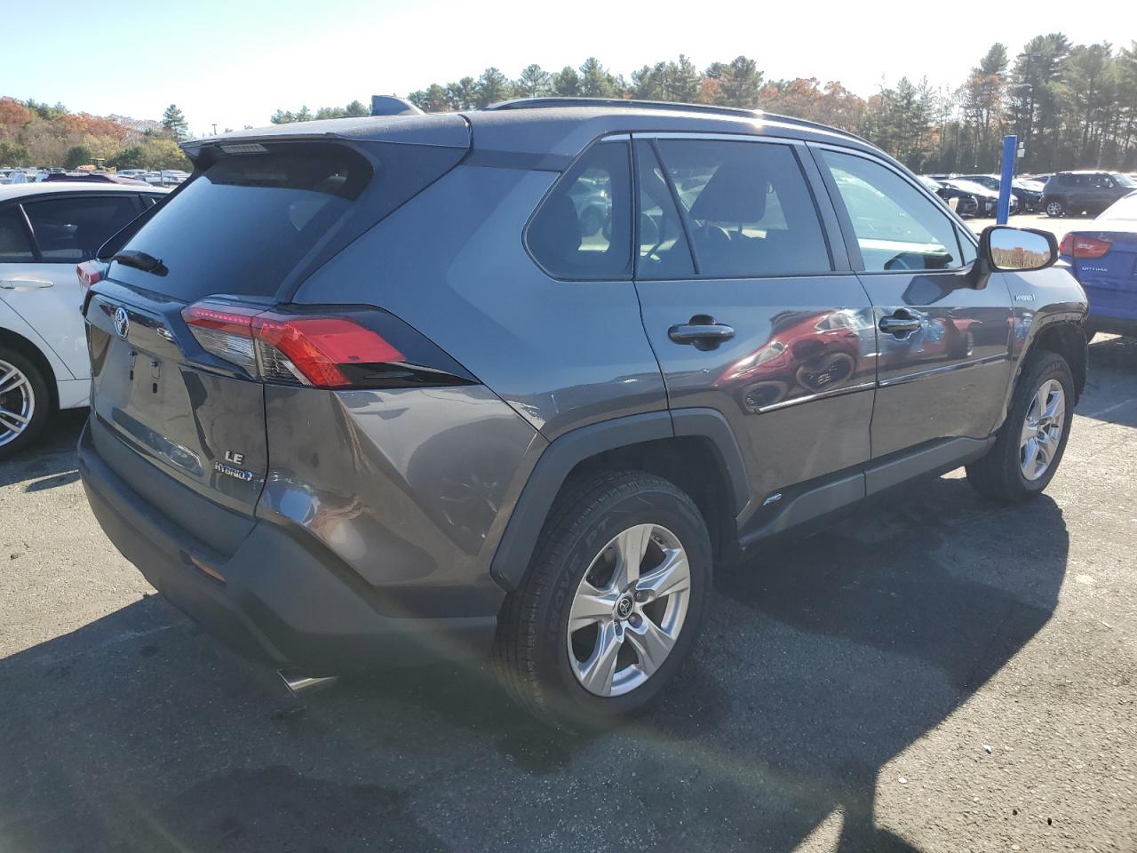 2021 Toyota RAV 4 - Image 3