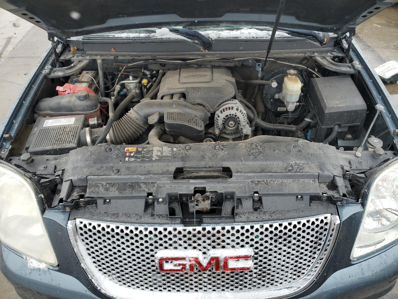 2007 GMC Yukon - Image 12