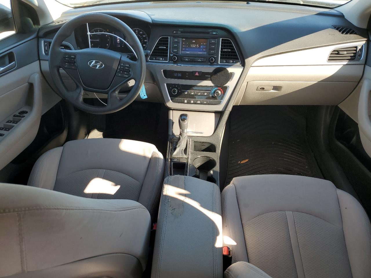 2015 Hyundai Sonata - Image 8
