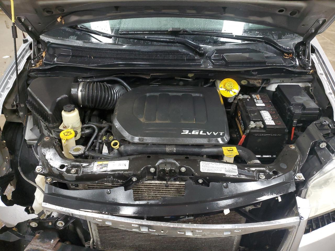 2014 Chrysler Town & Country - Image 12