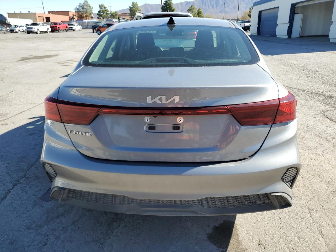 VIN 3KPF24AD5PE667919 2023 KIA FORTE no.6