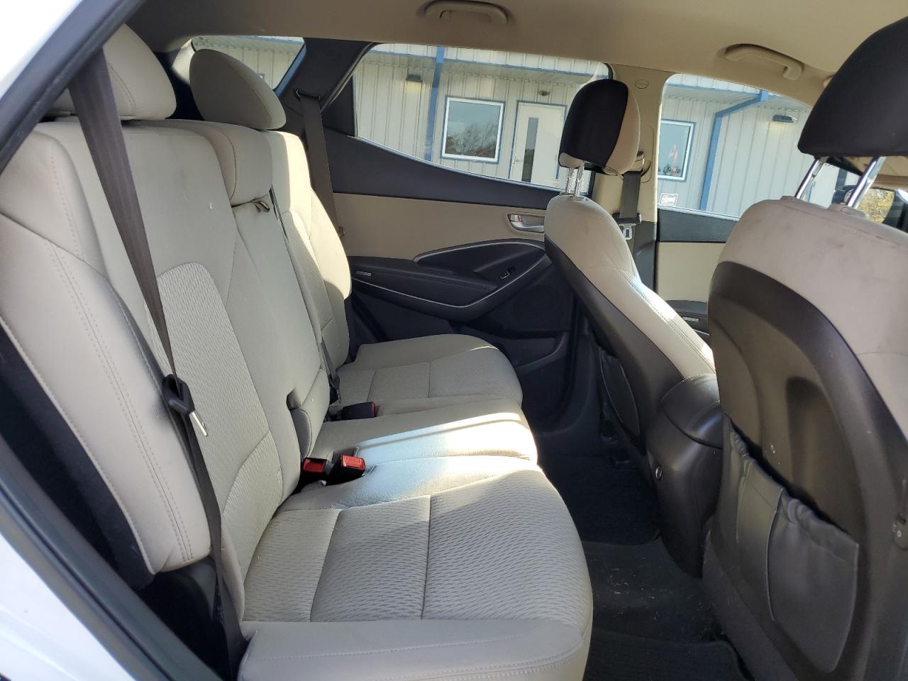 2017 Hyundai Santa Fe - Image 11