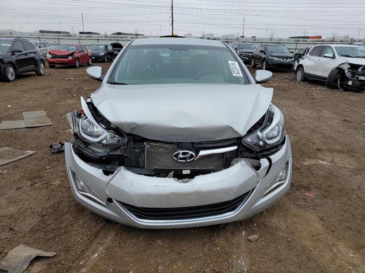 2016 Hyundai Elantra - Image 5