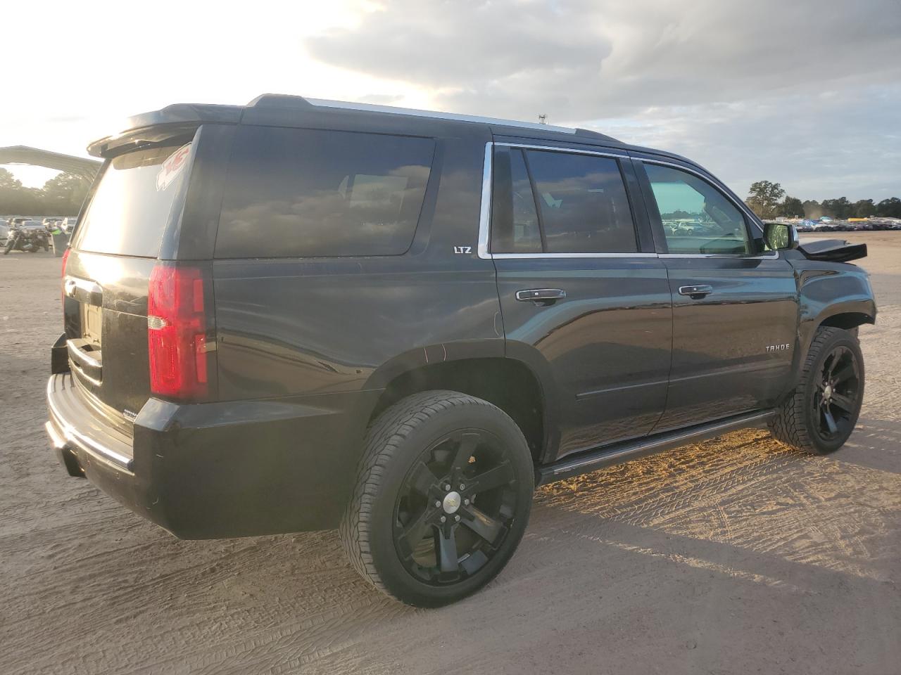 2015 Chevrolet Tahoe - Image 3