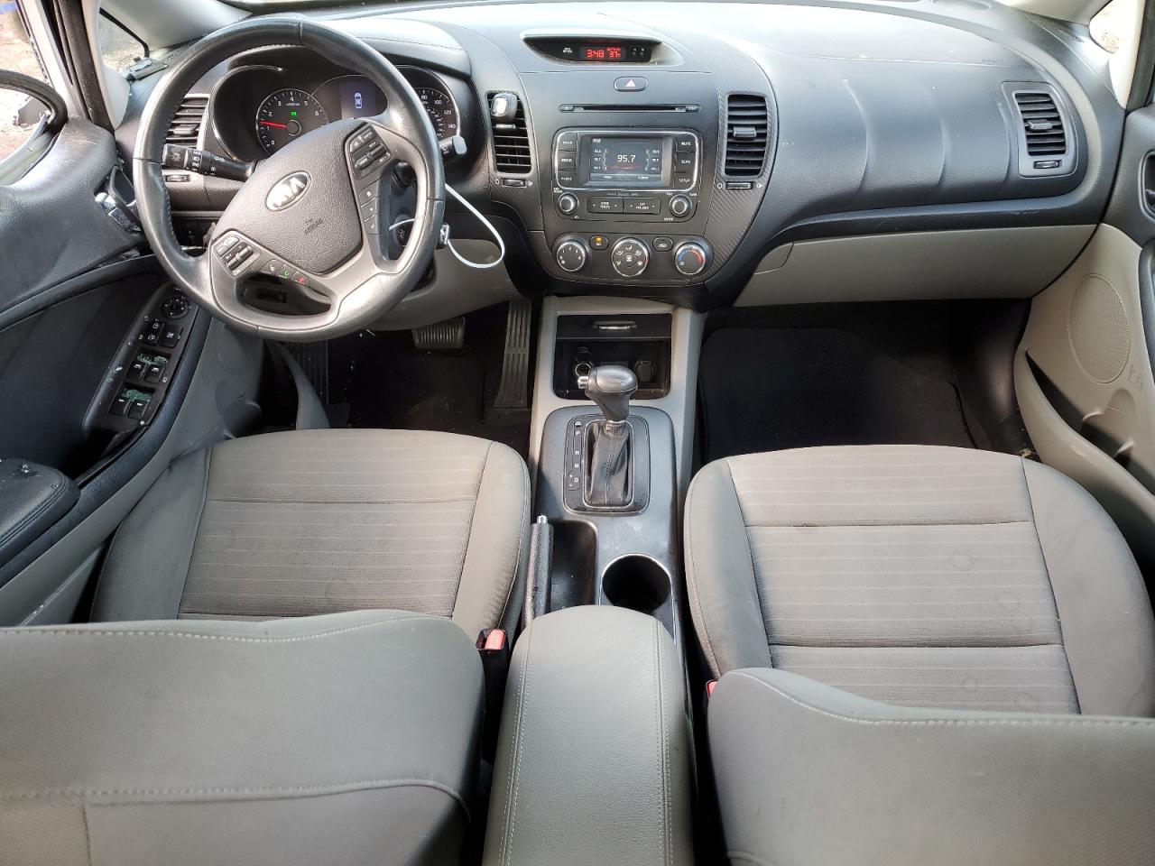 2016 Kia Forte - Image 8