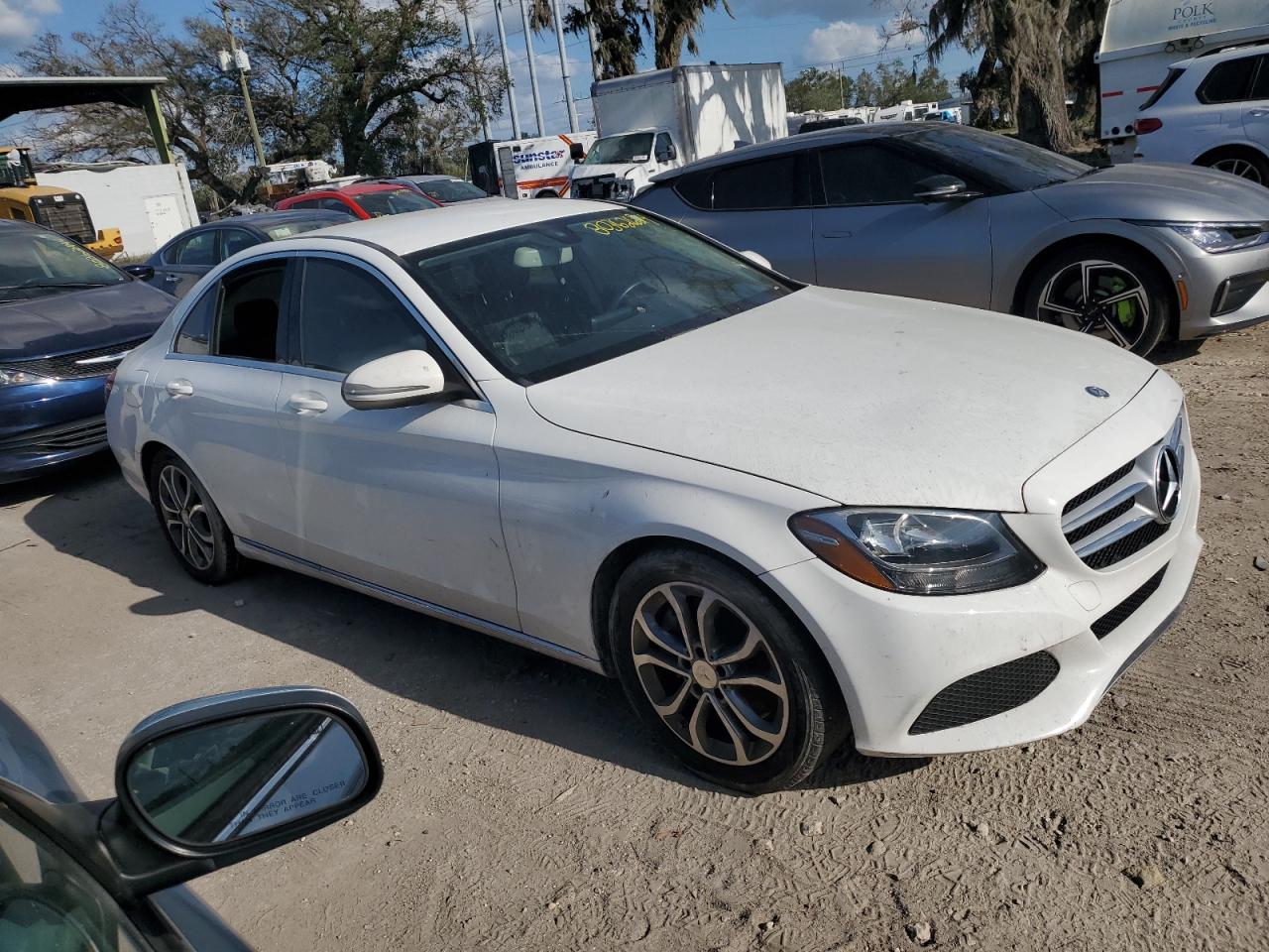 VIN 55SWF4JB4GU173286 2016 MERCEDES-BENZ C-CLASS no.4