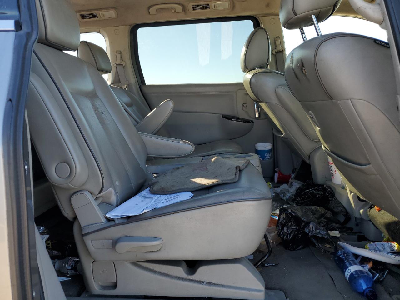 2013 Nissan Quest - Image 11
