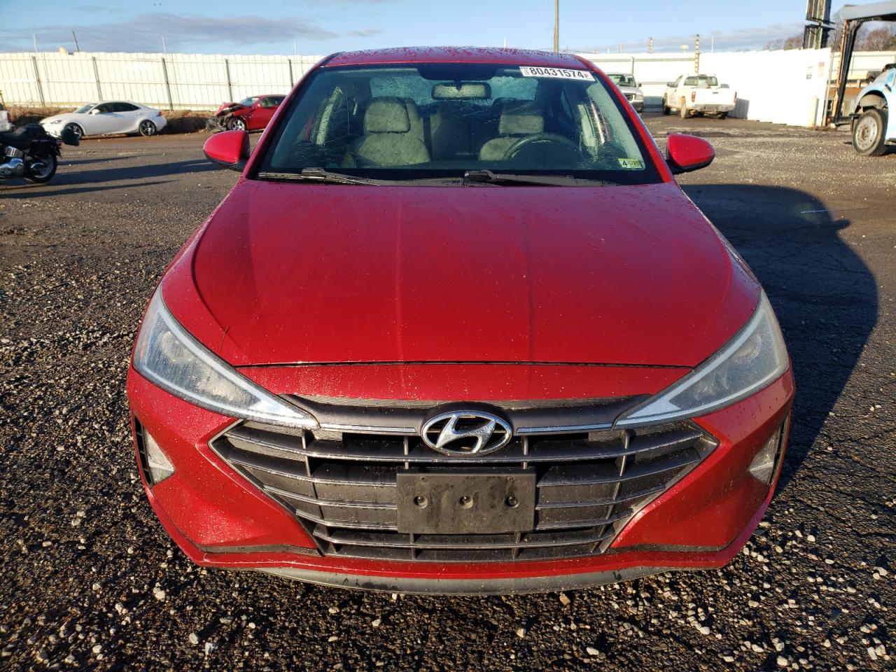 2019 Hyundai Elantra - Image 5