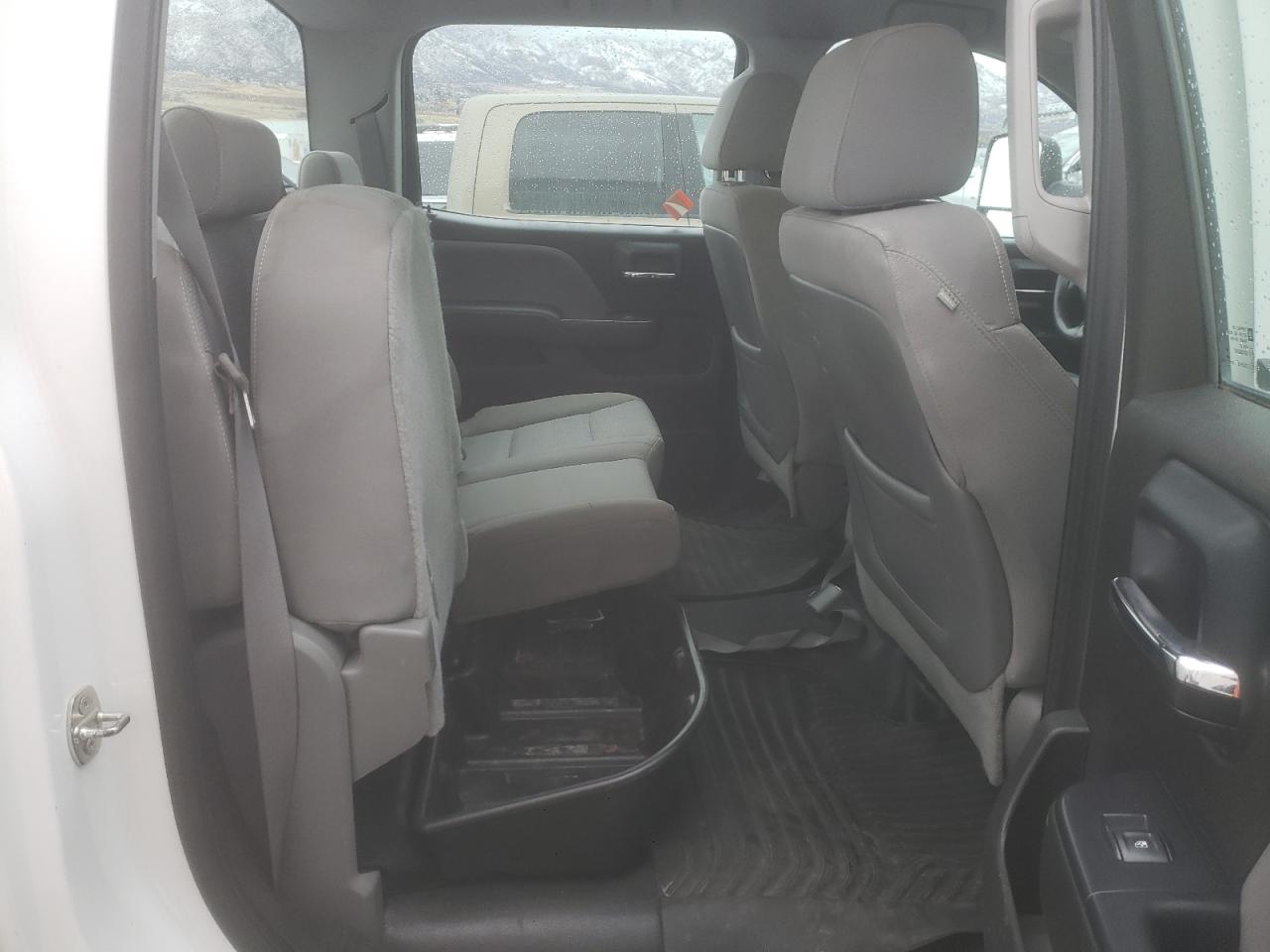2015 Chevrolet Silverado - Image 10