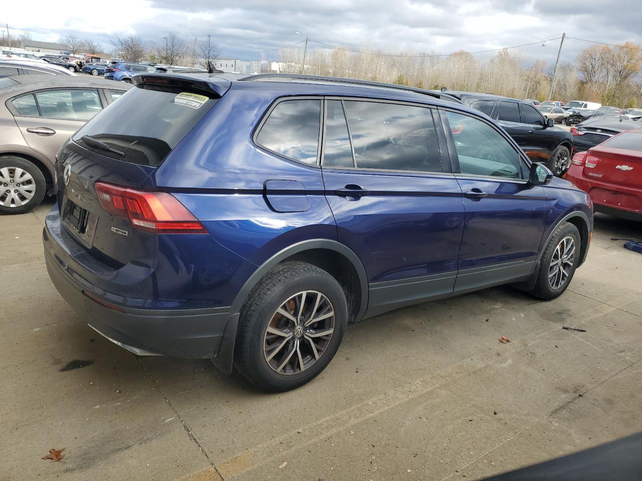 2021 Volkswagen Tiguan - Image 3