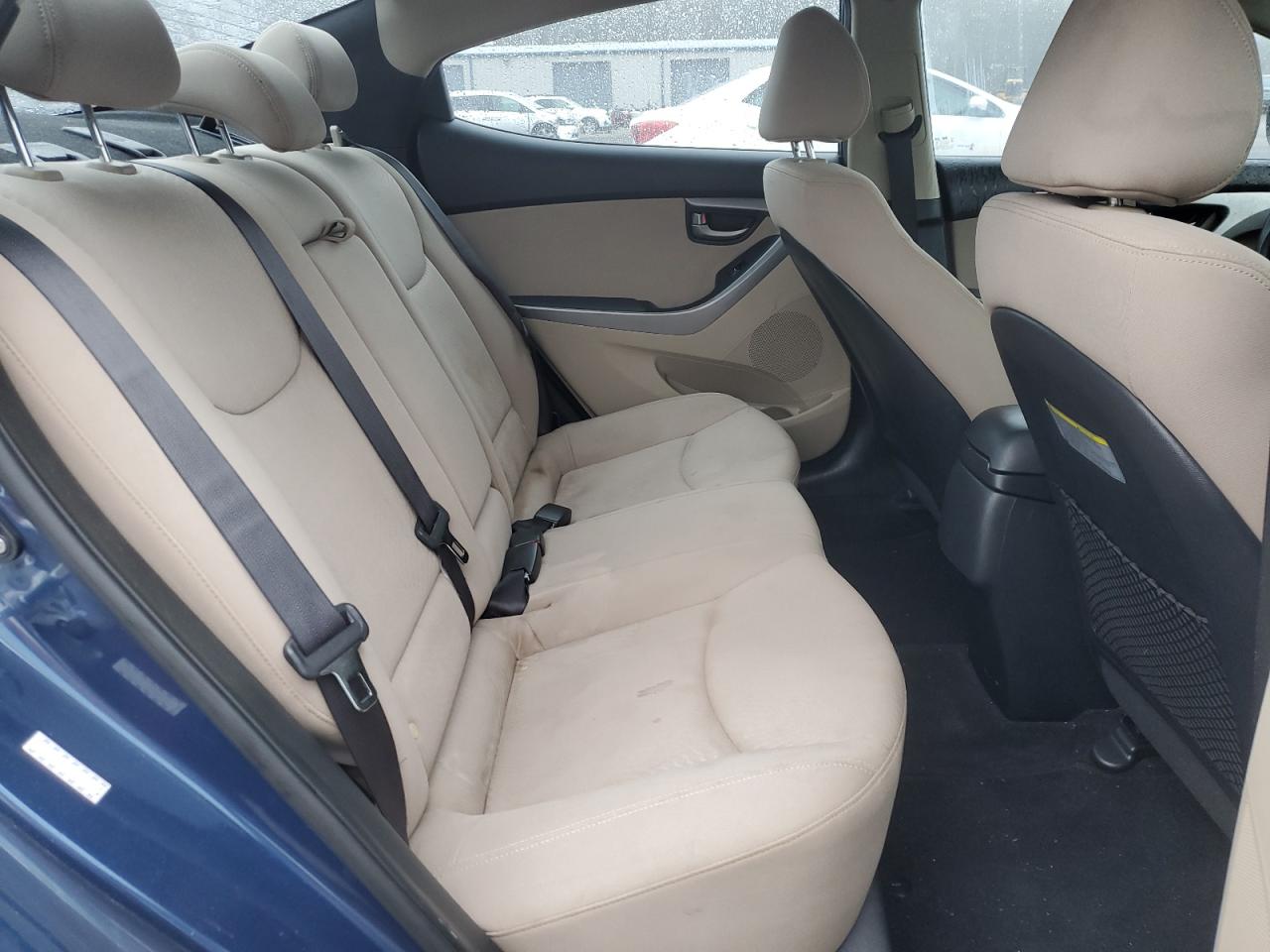 2016 Hyundai Elantra - Image 10