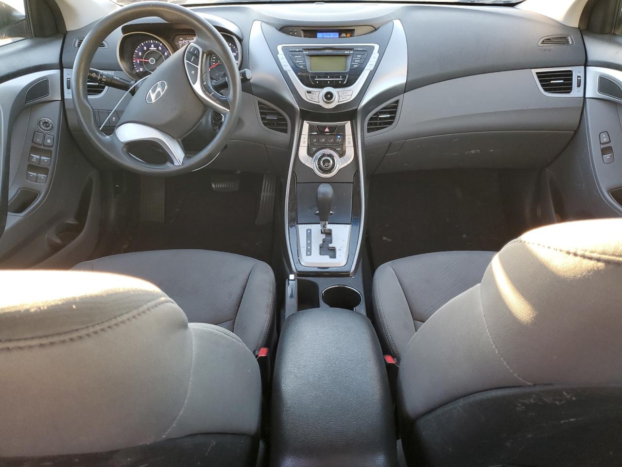 2011 Hyundai Elantra - Image 8