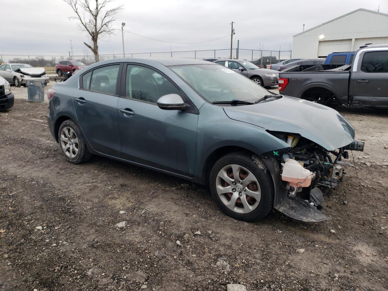 2013 Mazda 3 - Image 4