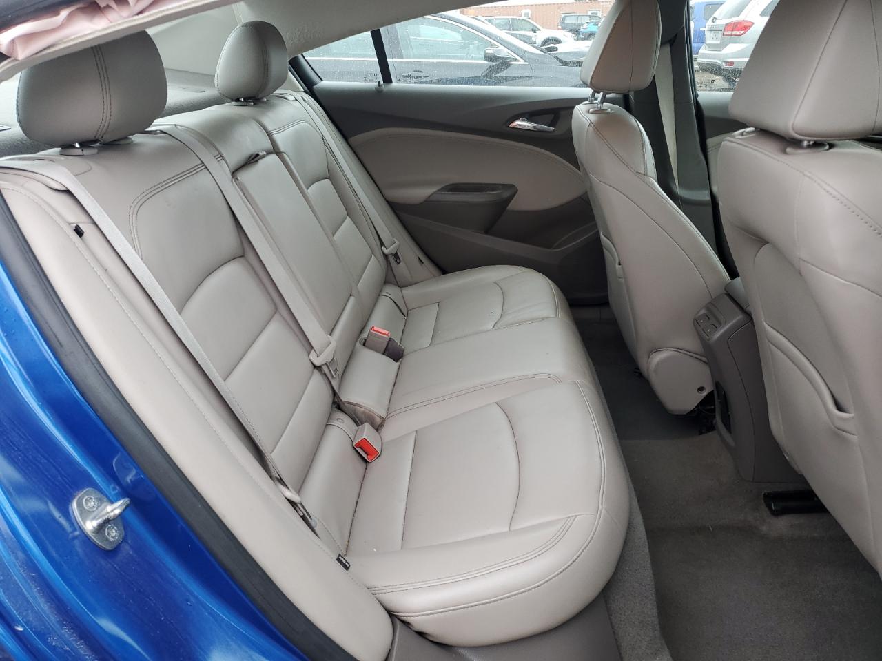 2017 Chevrolet Cruze - Image 11