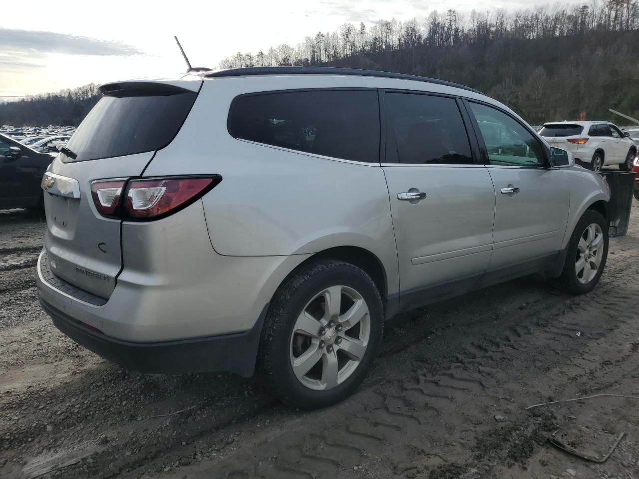 2016 Chevrolet Traverse - Image 3