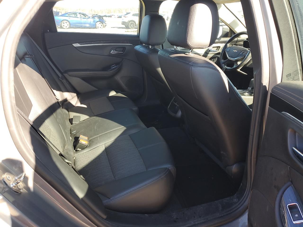 2017 Chevrolet Impala - Image 10