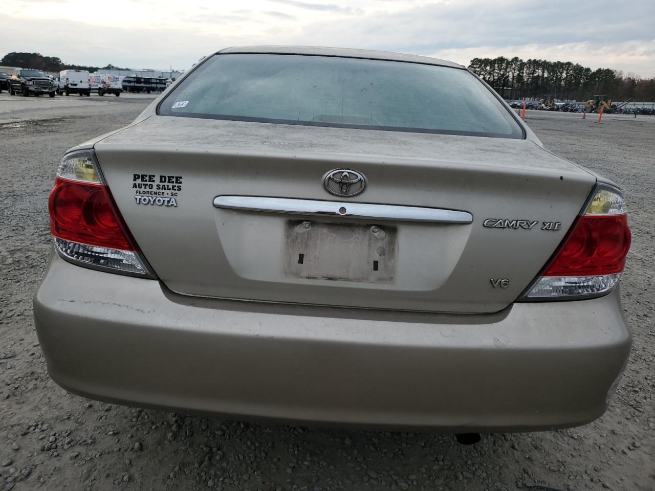 2005 Toyota Camry - Image 6
