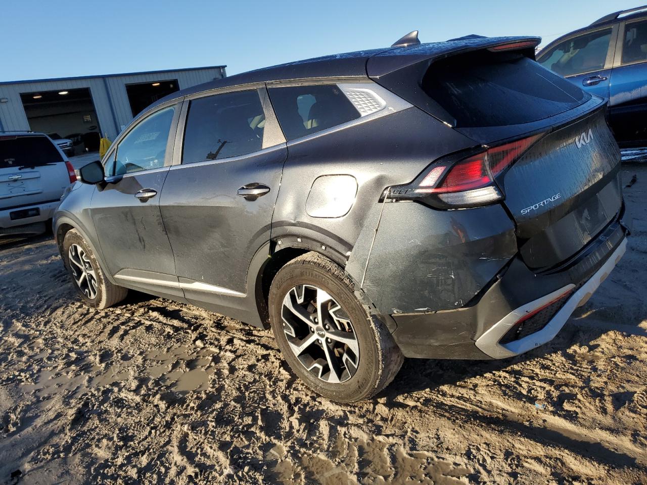 2024 Kia Sportage - Image 2