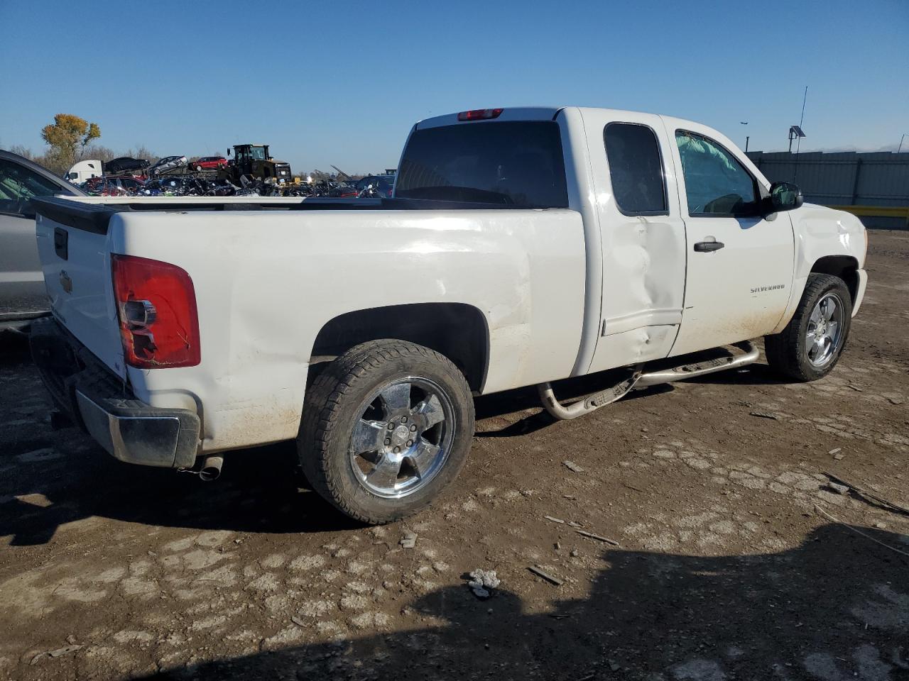 2011 Chevrolet Silverado - Image 3