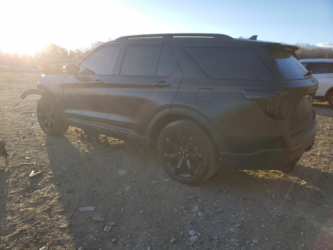 2023 Ford Explorer - Image 2