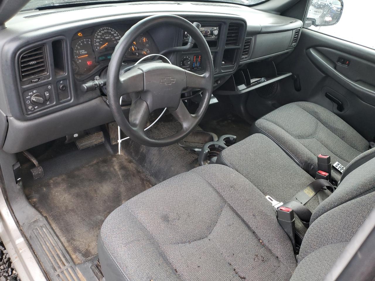 2005 Chevrolet Silverado - Image 8